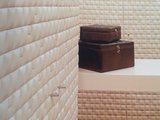 lederen tegels, muren, wand, lederen paneel, allure muur, klasse, stijlvol, interieur, speciaal, interieur architect, decoratie, decoreren, leder, luxe, emma geers, leather tiles, walls, wall, leather panel, allure wall, class, stylish, interior, special, interior architect, decoration, decorate, leather, luxury, winkel, store, hotel decoration, hotelinrichting, bar inrichting, kantoorinrichting offices decoration, cupboard, kast